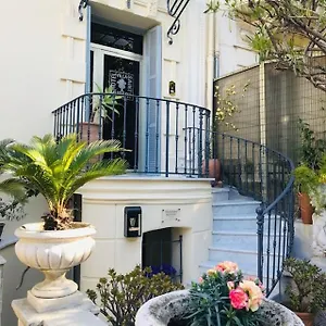 Saint Hubert Hotel